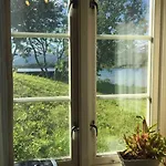 דירה Hyggelig Lite Bosted Ved Sjoen, Naer Sentrum I Valnesfjord *