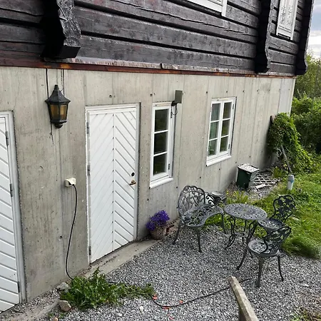 דירה Hyggelig Lite Bosted Ved Sjoen, Naer Sentrum I Valnesfjord Stokkland
