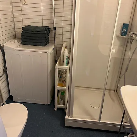 Hyggelig Lite Bosted Ved Sjoen, Naer Sentrum I Valnesfjord * Stokkland